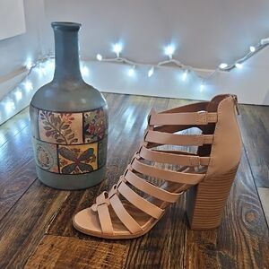 Dolce Vita Women's Nude Strappy Block Heeled Sandals. NWOT